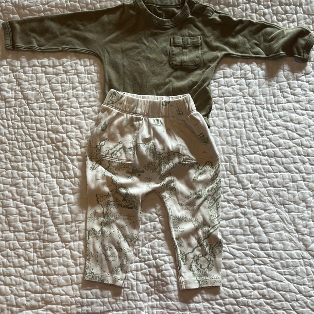 Banana Republic Baby “Safari” outfit